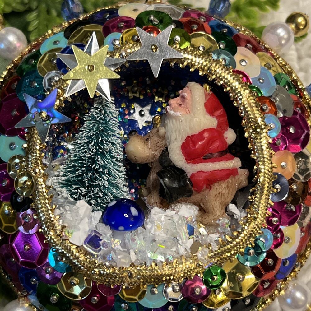 Diorama Christmas Ornament Sequins Beads Santa Reindeer Mushroom Tree Vintage - Picture 2 of 10